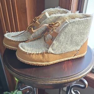 Minnetonka Torrey Laceup Bootie